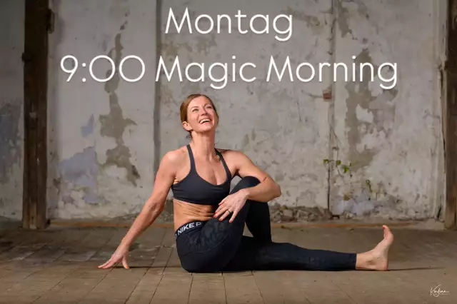 Eine schöner Start in die Woche…❤️die Yogastunde beginnt mit Yin Yoga und endet mit einer sanften Flow Yoga Sequenz. #herzfreudeyoga #yogaammorgen #yoginis #yogabadsegeberg #yogamorning #yogalove #yogalife #yogapractice